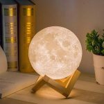 چراغ خواب رومیزی طرح کره ماه - تصویر 4
