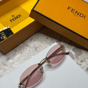 عینک آفتابی زنانه Fendi